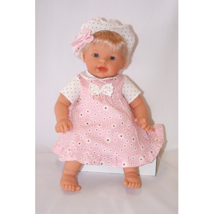 Кукла Нила в розовом платье с ромашками и берете 48 см Carmen Gonzalez